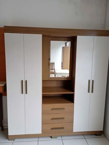 Guarda-roupa de solteiro com espelho novo direto de fábrica! (Montagem e frete incluso)