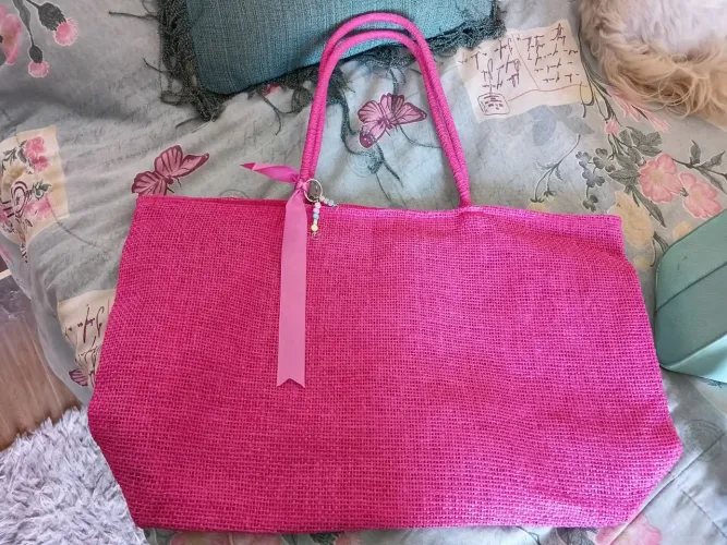 VENDO BOLSA ROSA EM PALHA