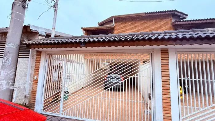 Sobrado em Guarulhos bairro Vila Augusta 3dorm 1suíte 4vagas - oportunidade