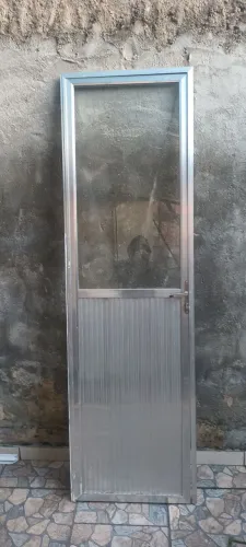Porta de alumínio 60 conta completa e nova com chave