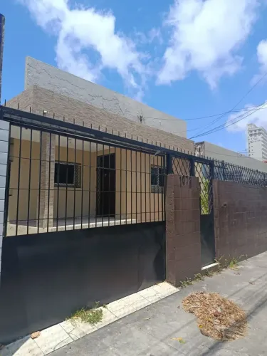 EXCELENTE CASA NO MEIRELES IDEAL PARA FINS RESIDENCIAIS OU COMERCIAIS!