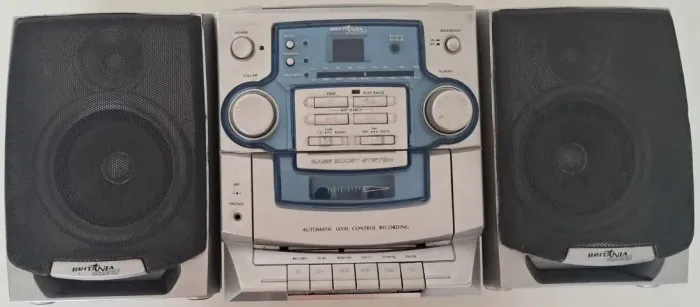 Micro System Rádio gravador estéreo com CD, Toca fitas, Rádio AM / FM - Britânia B5 335
