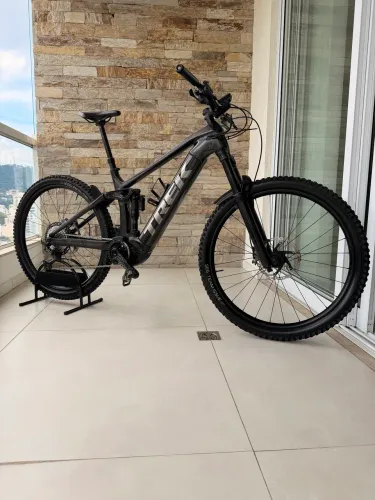 E-Mountain Bike (Trek Rail 9.8 XT 2024)