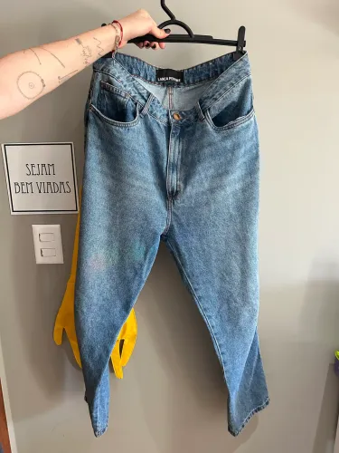 Calça jeans lança perfume tamanho 42