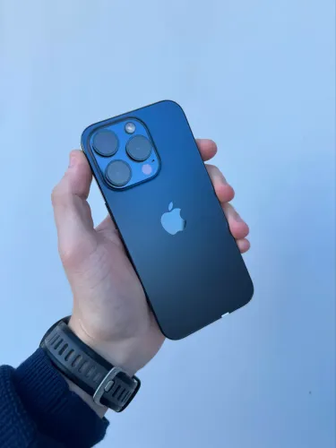 iPhone 15 Pro em ótimo estado 