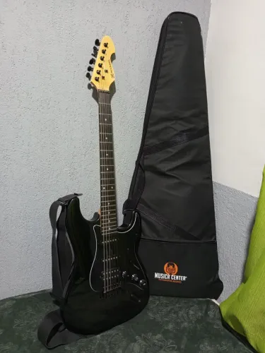 Guitarra Michael GM237N Preta + Capa, Correia e Cabo P10 (Usada ÓTIMO ESTADO!!)