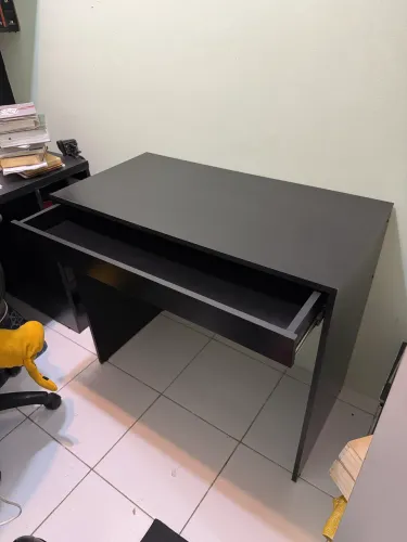 Escrivaninha/ mesa de escritório preta