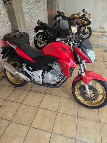 Cb 300R