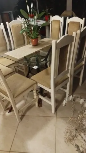 Mesa de jantar com 8 cadeiras