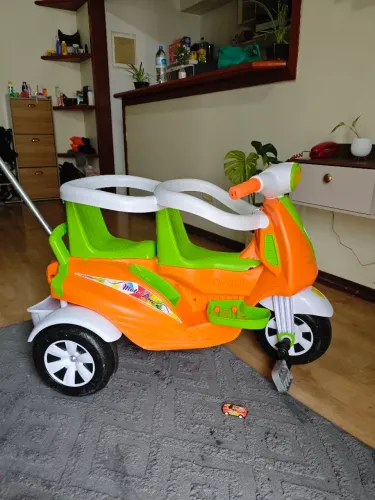 Motinha de crianças (moto)