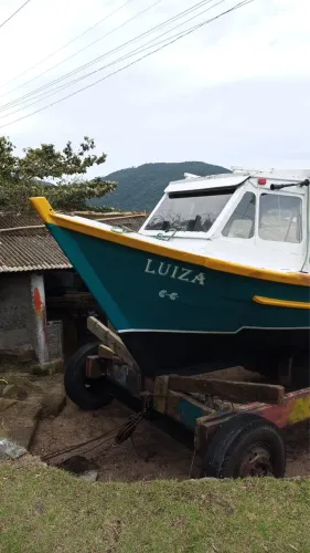 VENDE-SE BARCO/CHALUPA/PASSEIO