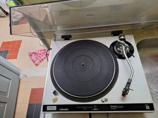 Vitrola Retrô Technics Quartz 1800 MK2