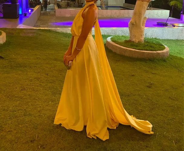 Vestido festa/casamento amarelo com cauda removível