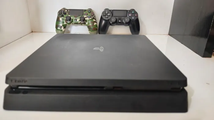 Playstation 4 slim destravado