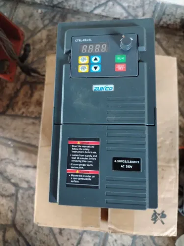 INVERSOR DE FREQUÊNCIA ZUKED 4,0 kW - TRIFÁSICO - SEMINOVO