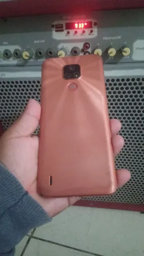 VENDO CELULAR MOTOROLA E, com trinco mais interfere em nada,está em ótimo estado pra uso#7