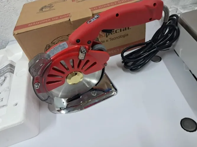 Maquina de cortar tercido manual nova nunca usada só testada
