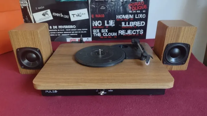 Toca discos com caixinhas e bluetooth