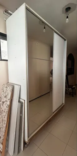 Guarda roupa multiuso