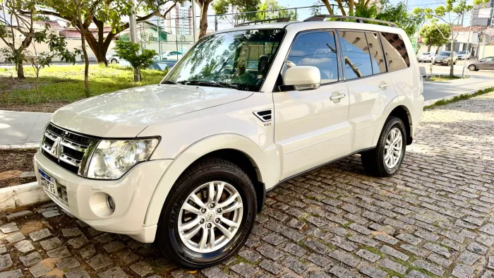 Mitsubishi Pajero HPE Full 3.2 4X4 T.i.dies. 5P AUT 2014