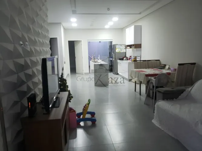 Oportunidade - Casa Padrão - Vila Branca - Jacareí - 3 Dormitórios - 140m².