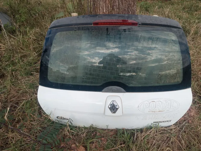 Tampa traseira renault clio 2010