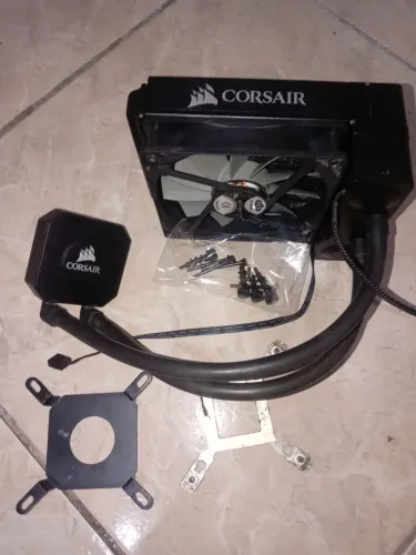 Walter Cooler corsair semi novo pouco tempo usado.