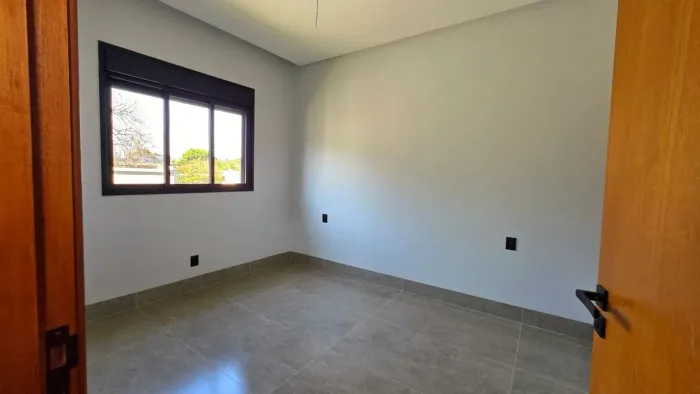 Sobrado Alto Padrão 4 Suítes 319m² Condomínio do Lago Goiânia