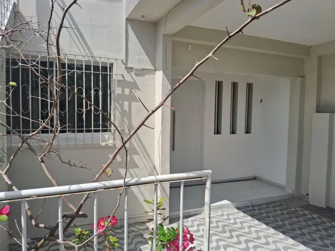 Alugo Casa Térrea * 1.700