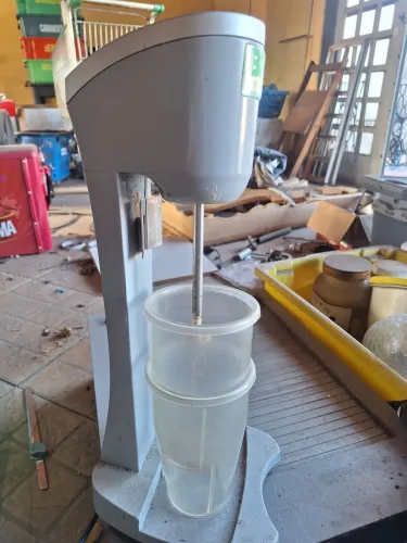 Mixer profissional para milk-shake.