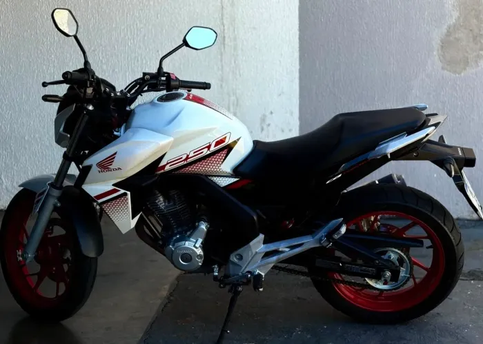 HONDA CB TWISTER 250 