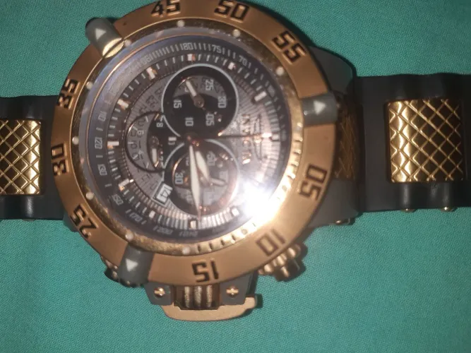 Relógio invicta sub aqua