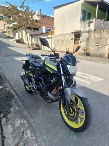 MT03 2019 super conservada .