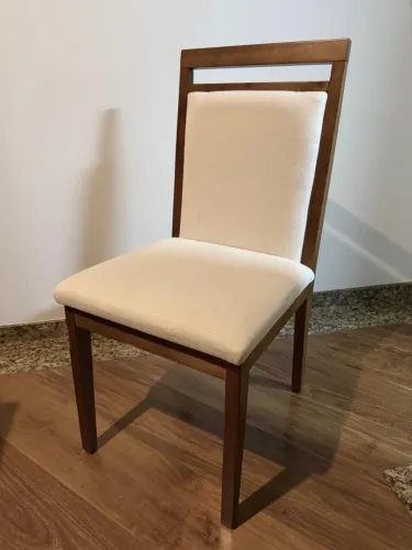 Mesa com 6 cadeiras