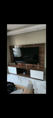Painel de TV Amadeirado com Rack Incluso (Suporta até 75 polegadas)