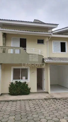Casa em condomínio à venda no Royal Village