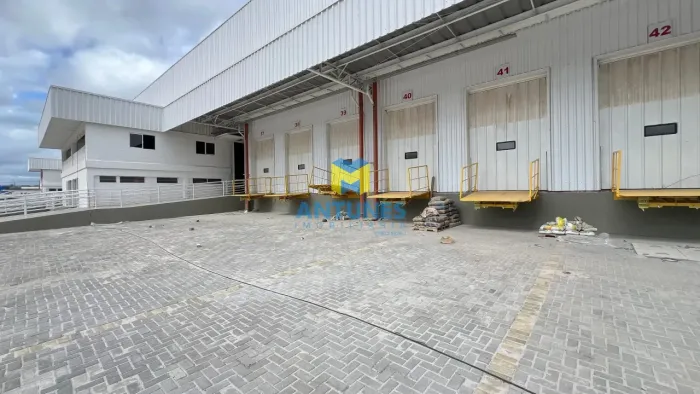 Alugue galpão Condomínio com 1.515m², Prazeres. Com 03 docas, próximo BR-101 Muribeca