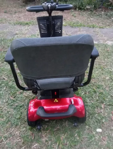 Scooter ( Quadricículo)elétrico.