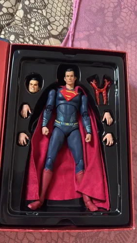 Action Figure do Superman da Fondjoy