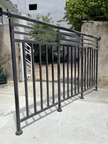 Guarda-corpo Novo Preto 217 x 120 cm