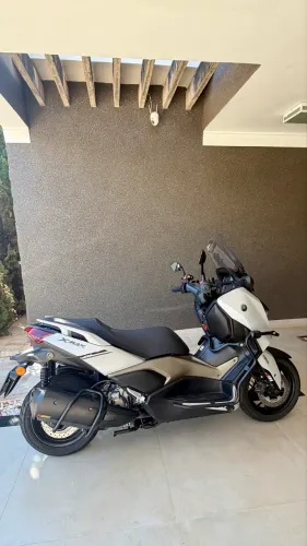 X Max 250 impecável 