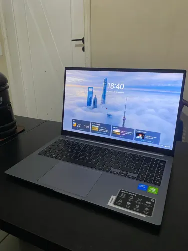 SAMSUNG BOOK 4 16gb RAM (NVIDIA MX570 4gb + placa de video da intel)