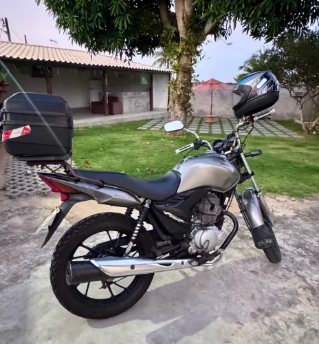 Moto Honda Fan 150 partida elétrica praticamente zero