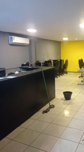 Balcão Preto.