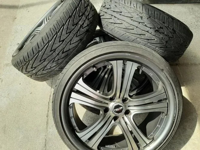 Roda aro 20 Estrela grafite com diamantado Hyundai 5x114 com Pneu Toyo 225 35 20 jogo