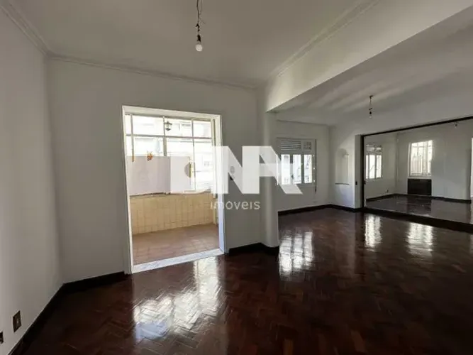 Apartamento - / Residencial / Copacabana