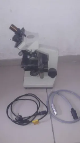 Microscópio taimin usado