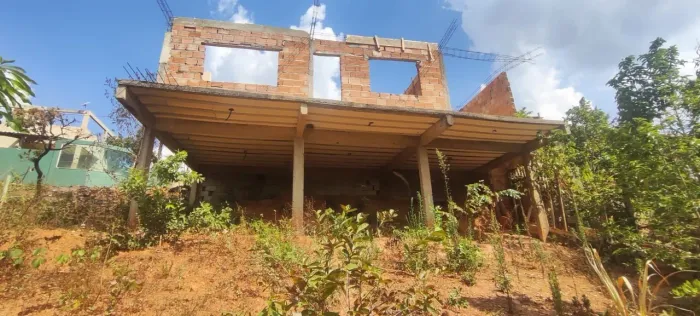 Casa no ponto de laje 
