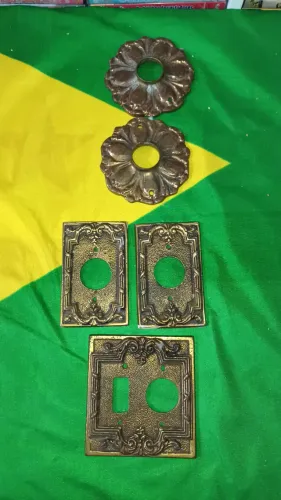5 pesas de latão