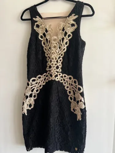 Vestido em renda e tule festa 